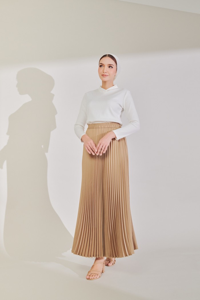 Bianca Skirt In Khakis