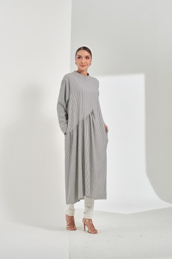 Naela Dress In White