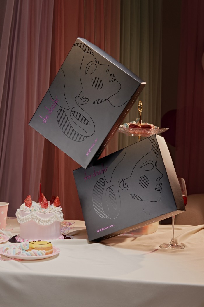 Box She Dazzle