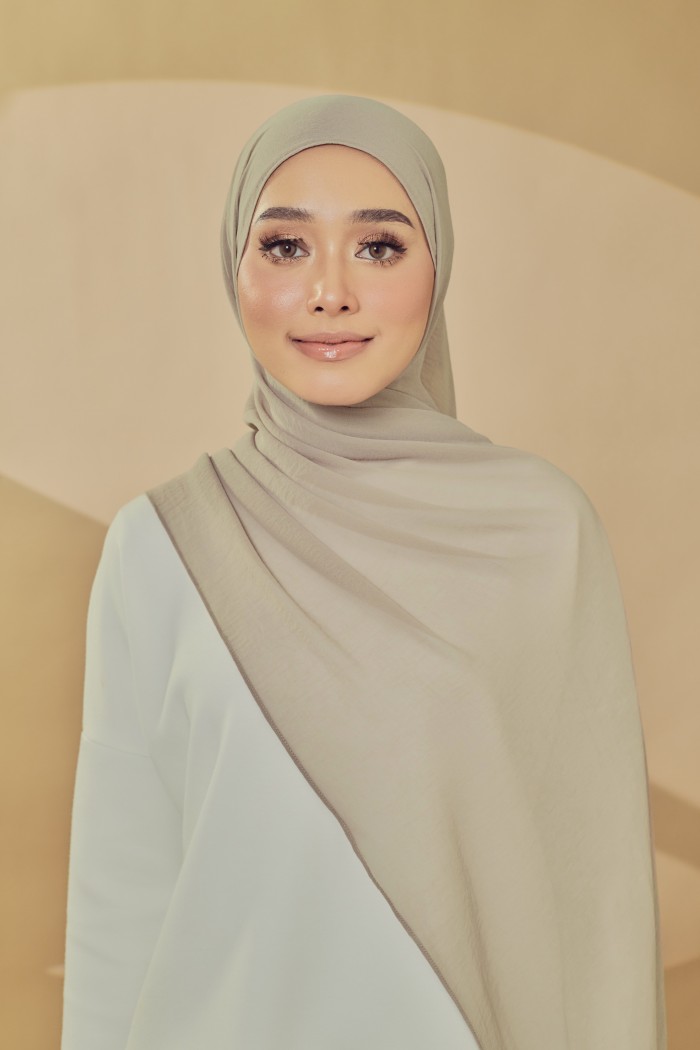 Calya In Smokey Taupe
