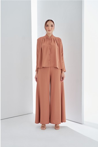 Lovina Set In Peach Salmon