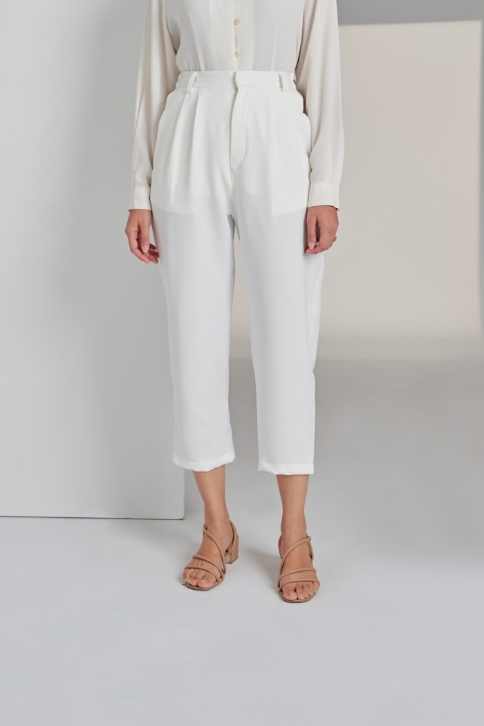 Avika Pants In White