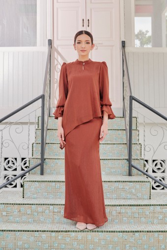 Dewi In Layung