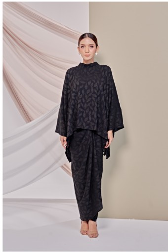 Ara Kurung In Black