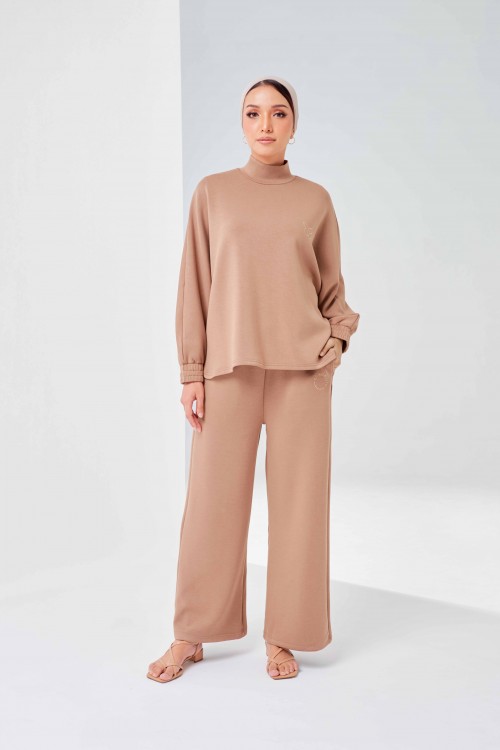 Ae-Ra Set (Straight Cut) In Milk Coffee