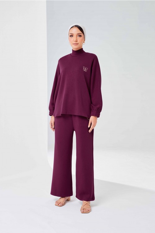 Ae-Ra Set (Straight Cut) In Purple Sangria