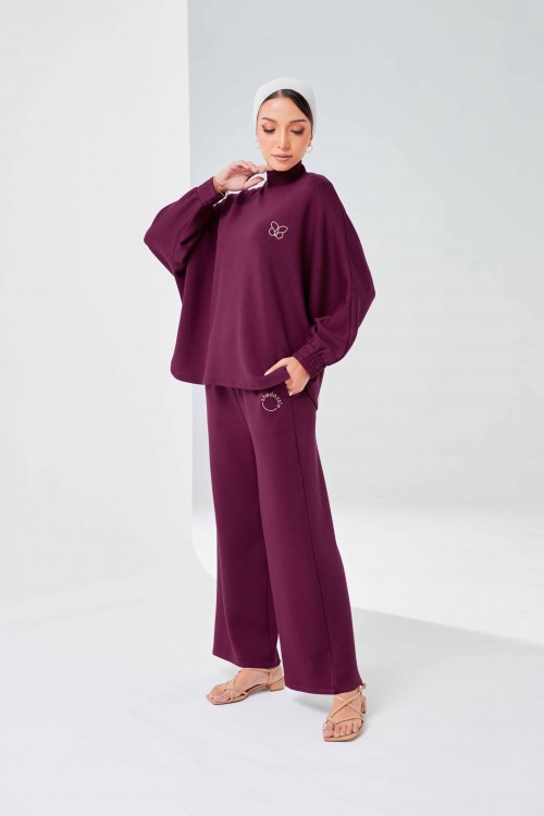 Ae-Ra Set (Straight Cut) In Purple Sangria