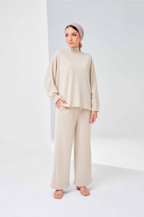Ae-Ra Set (Straight Cut)In Sweet Jasmine