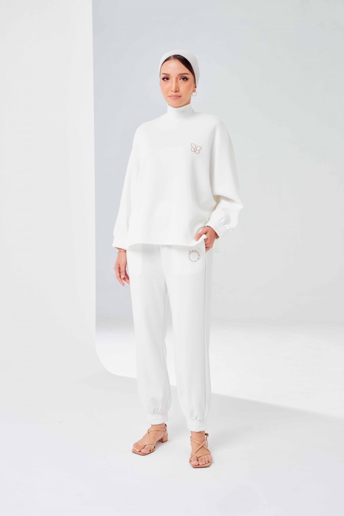 Ae-Ra Set (Jogger Pants) In Snow