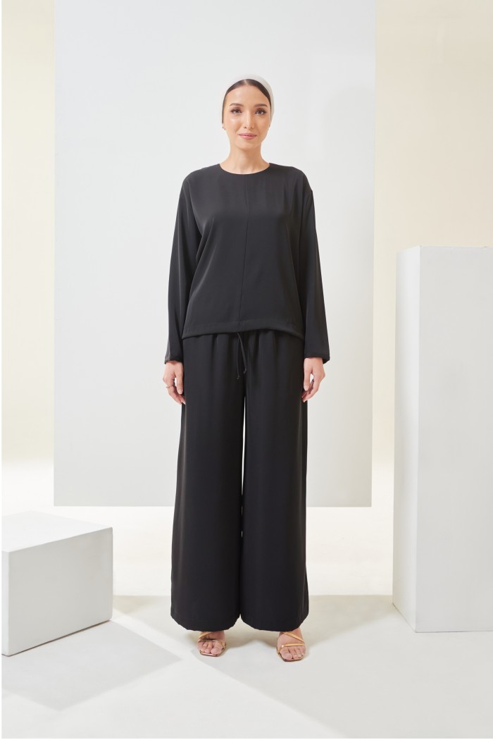 Diora Set In Black