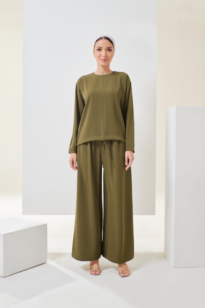 Diora Set In Olive Green