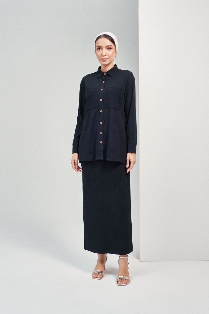 Reina Set In Black