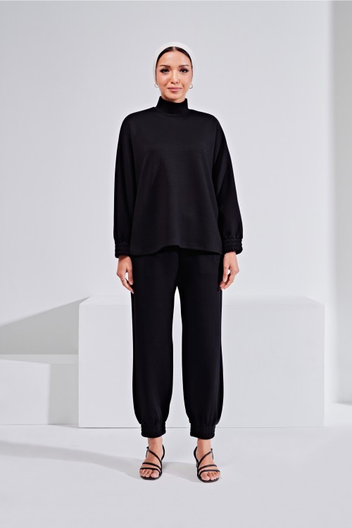 Ae-Ra Set (Jogger Pants) In Black