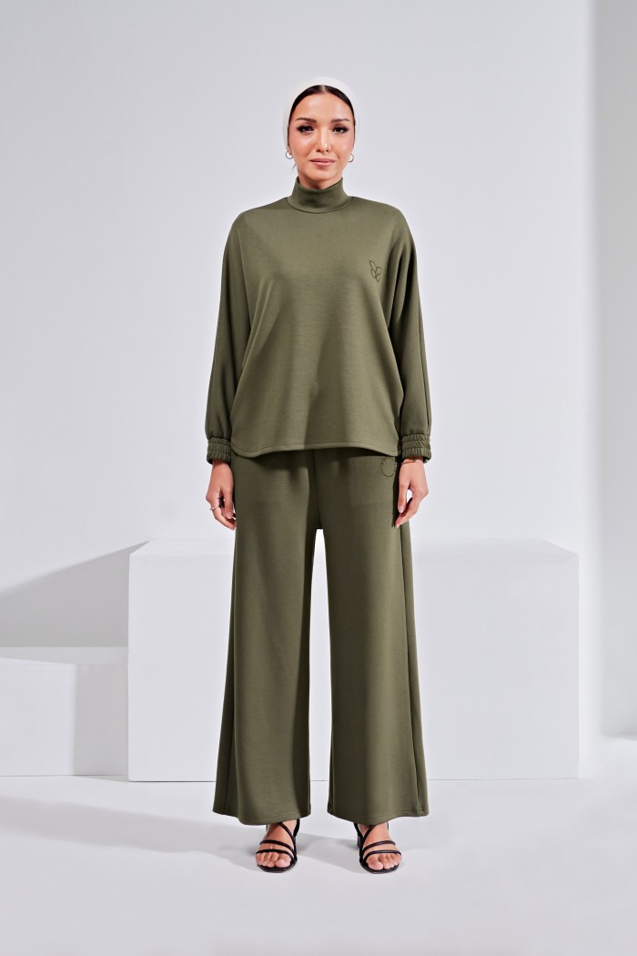 Ae-Ra Set (Straight Cut) In Olive Green