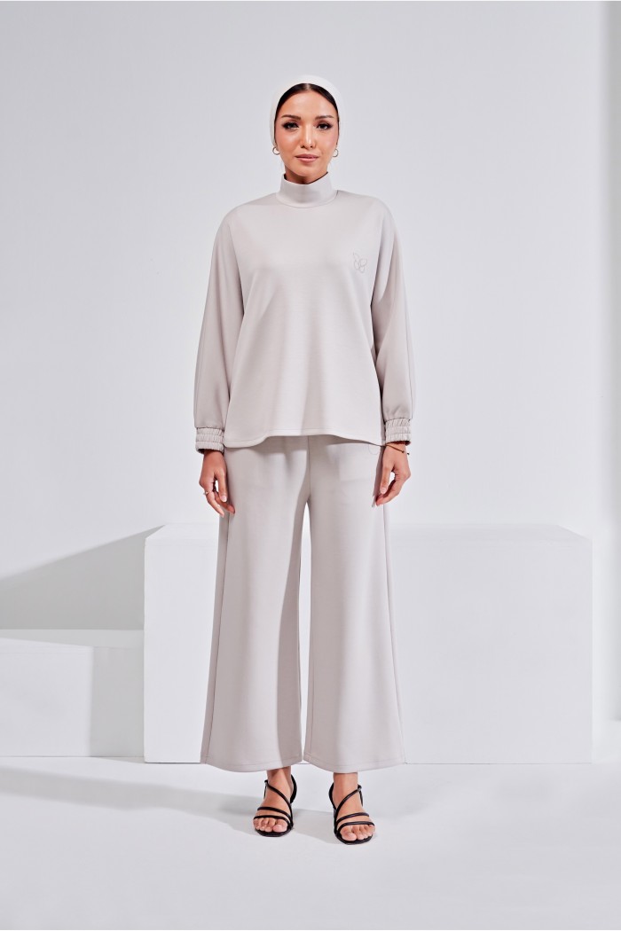 Ae-Ra Set (Straight Cut) In Soft Grey
