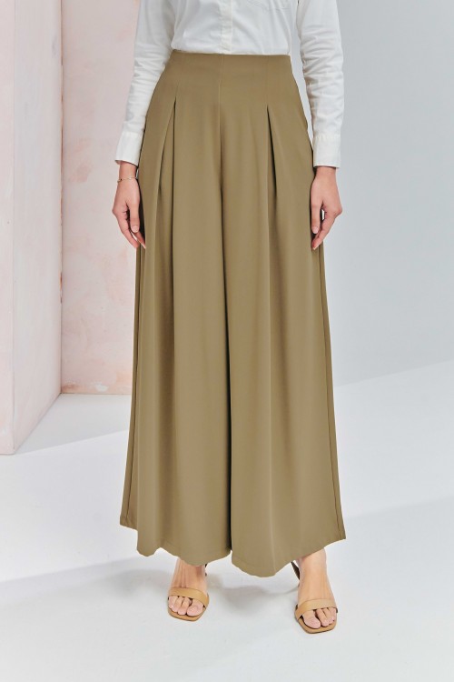Averie Pants In Tan Brown