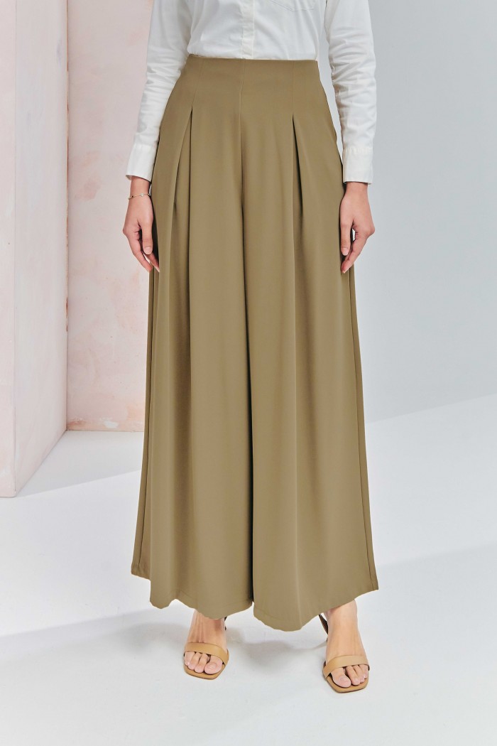 Averie Pants In Tan Brown