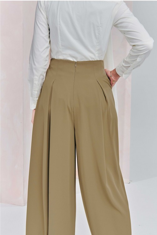 Averie Pants In Tan Brown