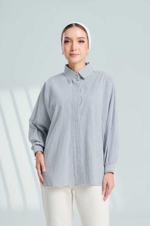 Charlee Top In Dark Blue