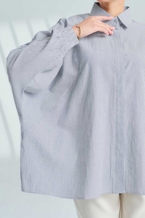 Charlee Top In Dark Blue
