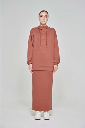 Youna Pullover With Skirt In Reddish Brown