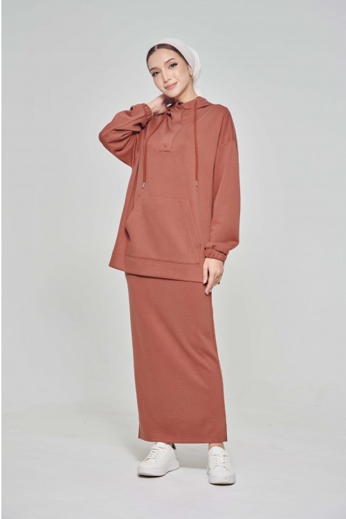 Youna Pullover With Skirt In Reddish Brown