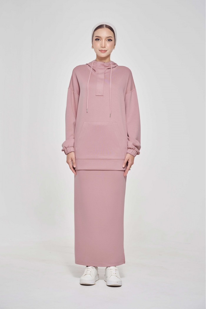 Youna Pullover With Skirt In Turkish Rose