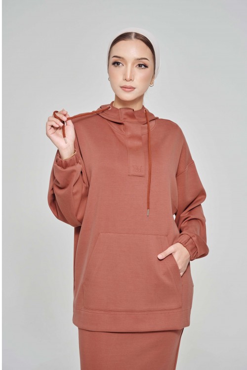 Youna Pullover With Skirt In Reddish Brown