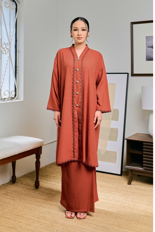 Kirana In Luruh (Brick Orange)