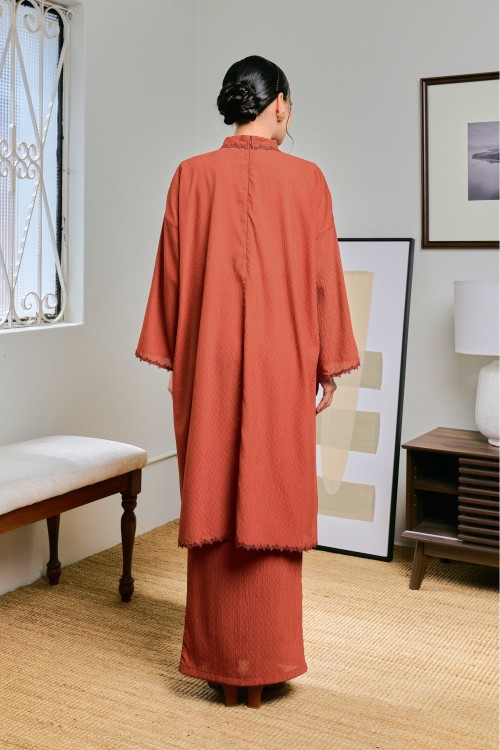 Kirana In Luruh (Brick Orange)