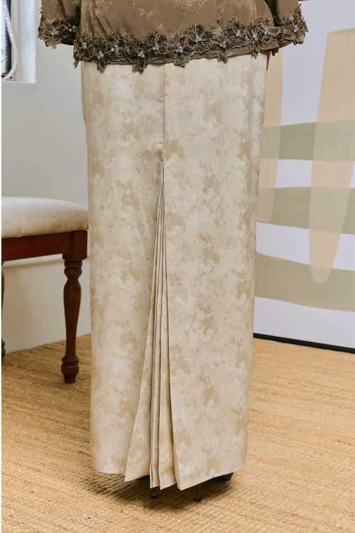 Ratu In Cengkih (Dark Brown)