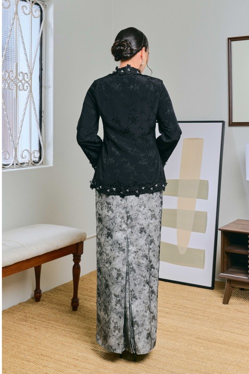 Ratu In Langking (Black)