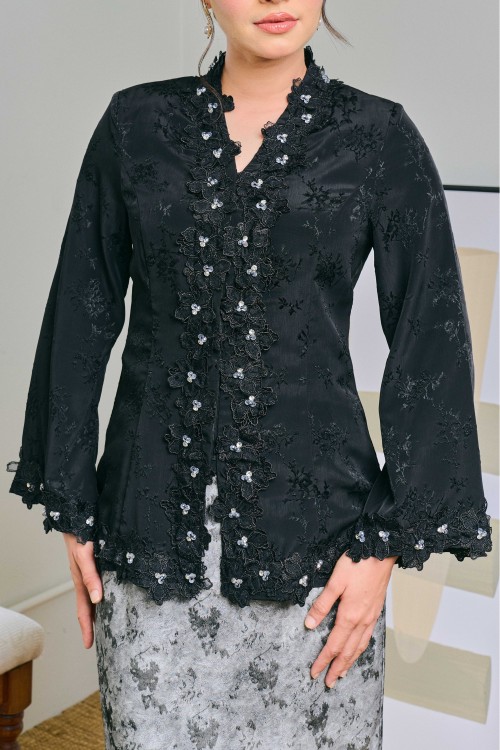 Ratu In Langking (Black)