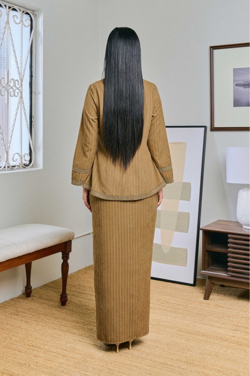 Jasmin In Cengkih (Peanut Brown)