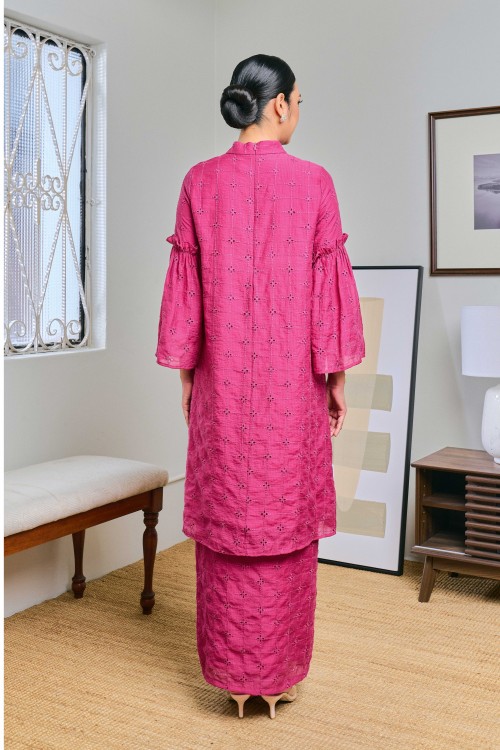 Chempaka In Kalas (Hotpink)