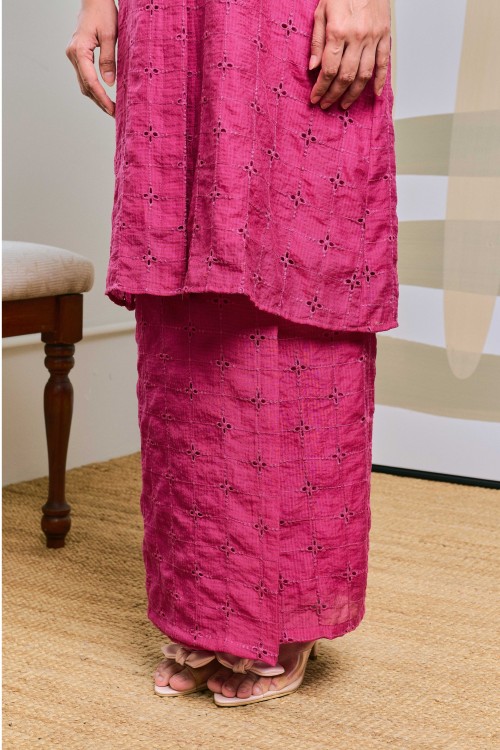 Chempaka In Kalas (Hotpink)