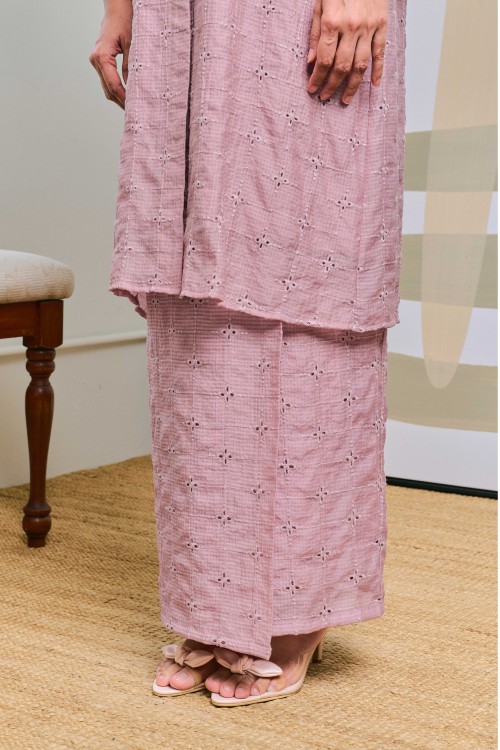 Chempaka In Kayas (Dusty Pink)