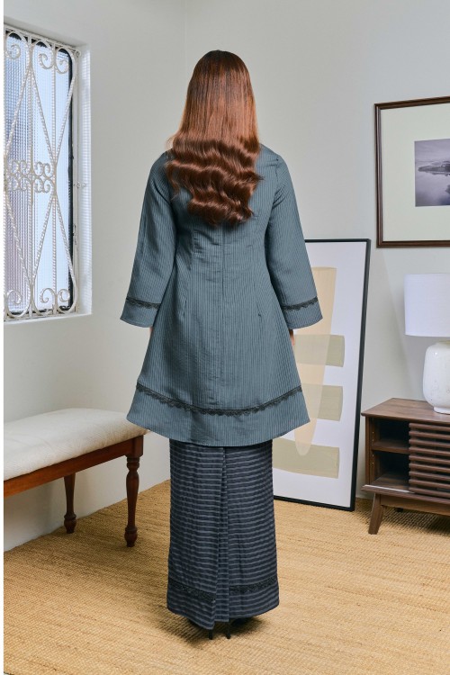 Lily In Nilangsuka (Prussian Blue)