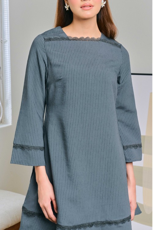 Lily In Nilangsuka (Prussian Blue)