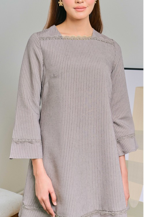 Lily In Galuh (Greyish Purple)