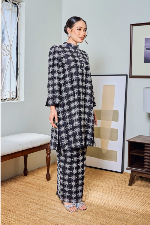 Kaseh In Langking (Black)