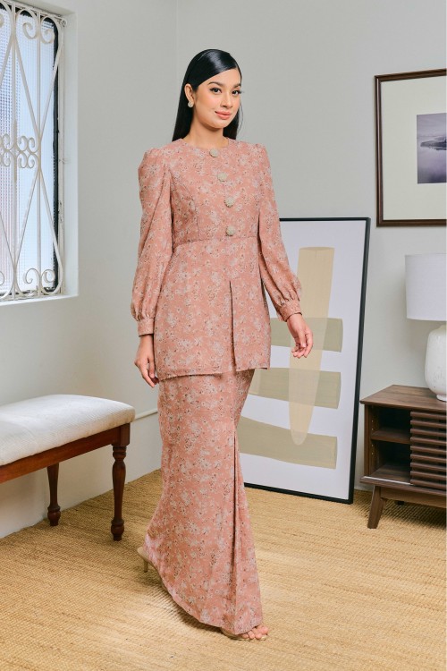 Maryam In Jingga (Salmon)