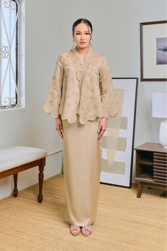 Jelita In Tanah (Camel Brown)