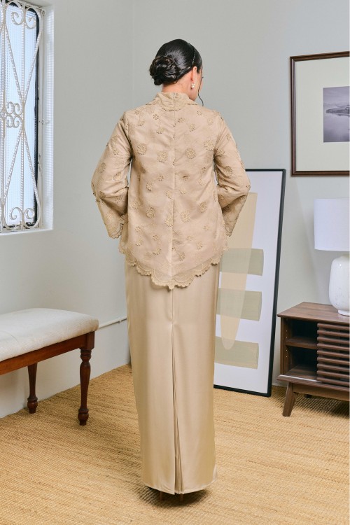Jelita In Tanah (Camel Brown)