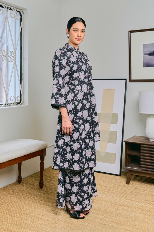 Seroja In Langking (Black)