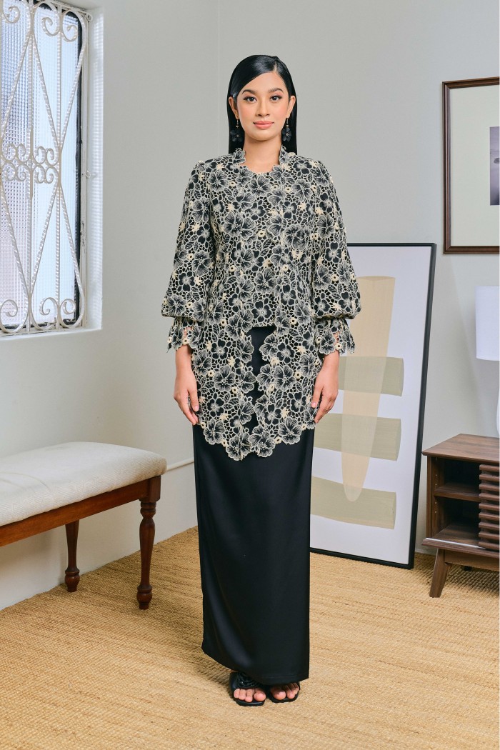 Dahlia In Langking (Black)