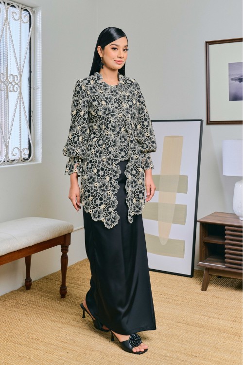Dahlia In Langking (Black)