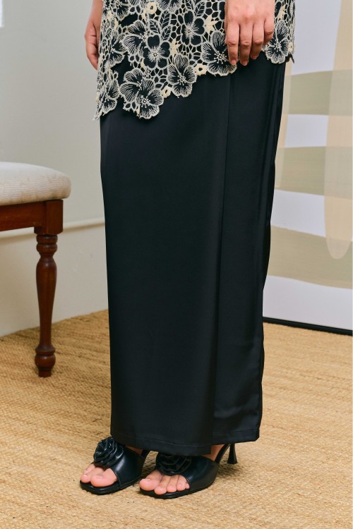Dahlia In Langking (Black)