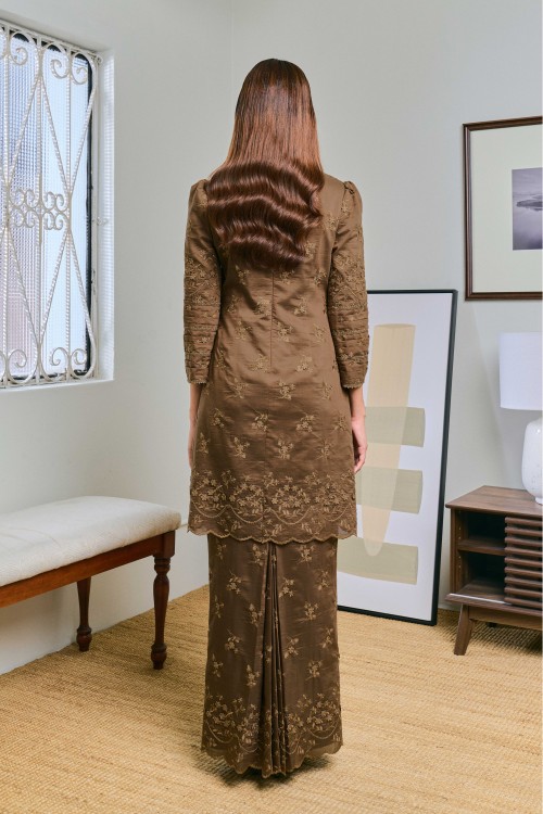 Indah In Cengkih (Dark Brown)