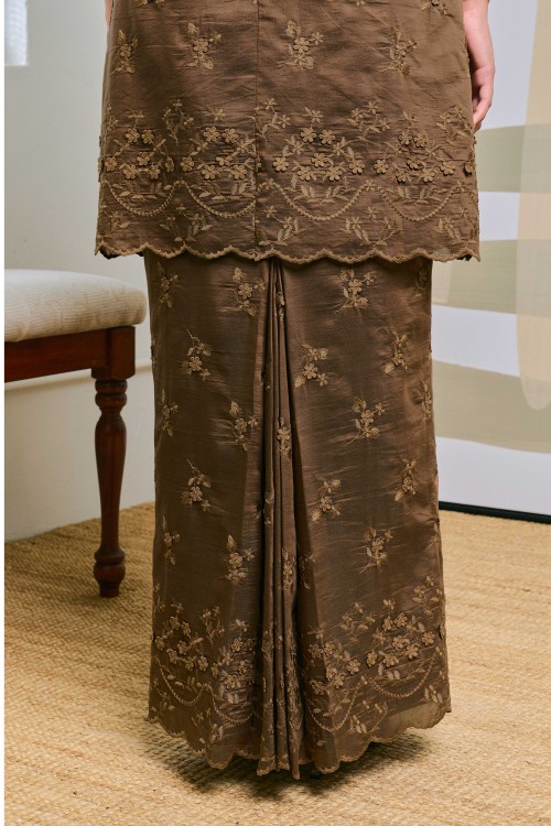 Indah In Cengkih (Dark Brown)